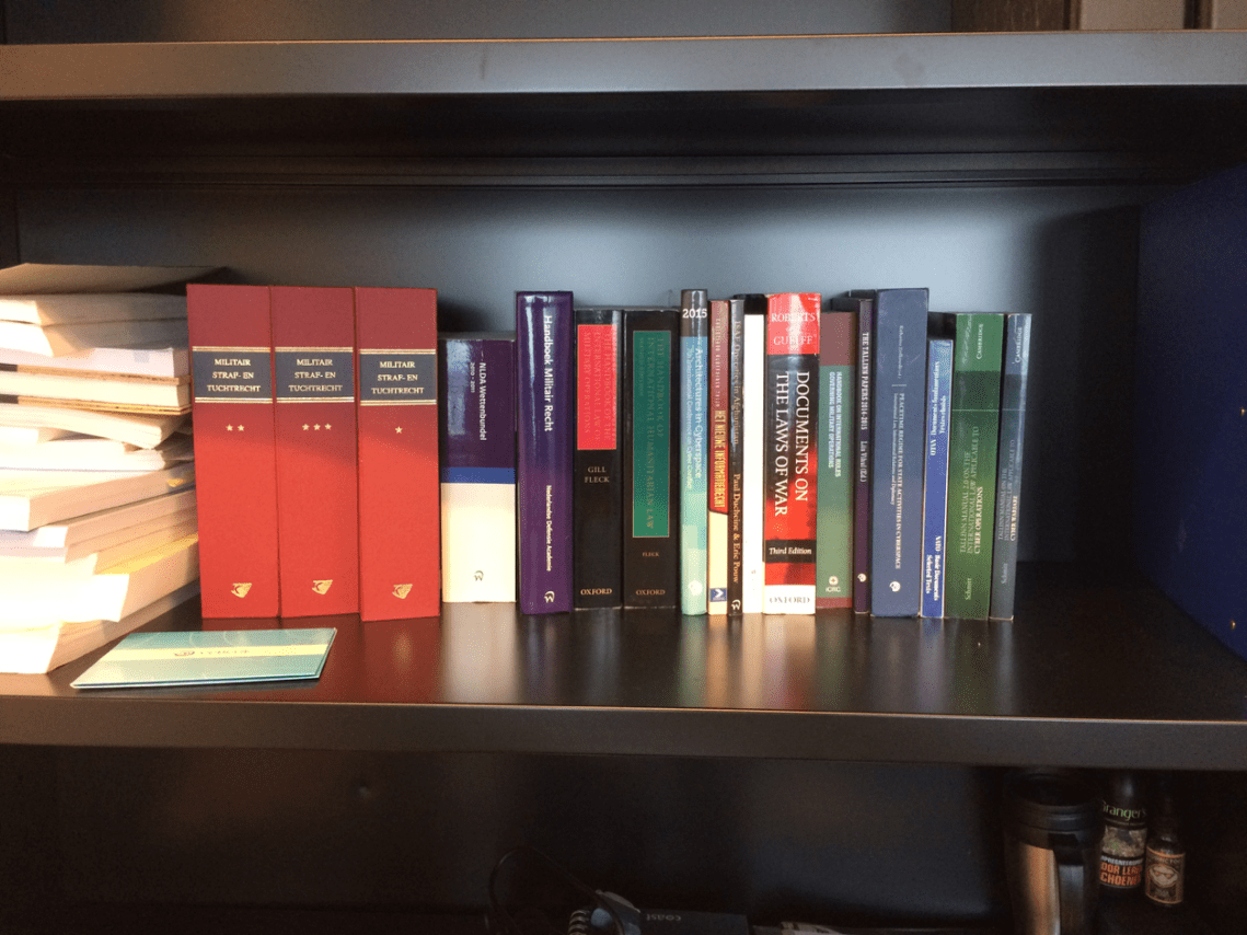 Defensie_Bookshelf